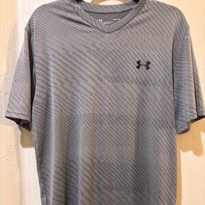 Under Armour HeatGear men’s athletic T-shirt in gray. Size Large